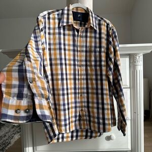 Men’s Pierre Cardin Plaid Shirt — Unisex Fit
Men’s size L •